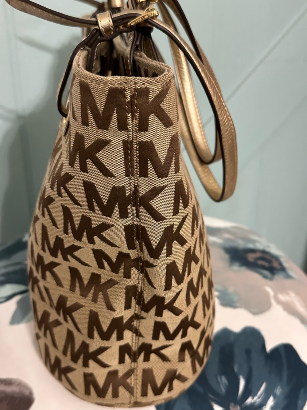Michael Kors Camel/ Brown/ Gold Signature Jet Set Canvas Tote Shoulder Bag - Picture 6 of 14